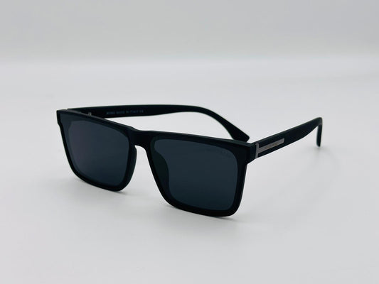Matte black square sunglasses with polarized dark lenses – minimal everyday style

